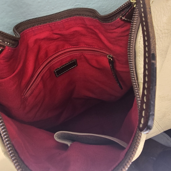 Dooney &handles! Hobo Cream Leather Hand or Shoulder Purse Adjustable Strap - Picture 15 of 15